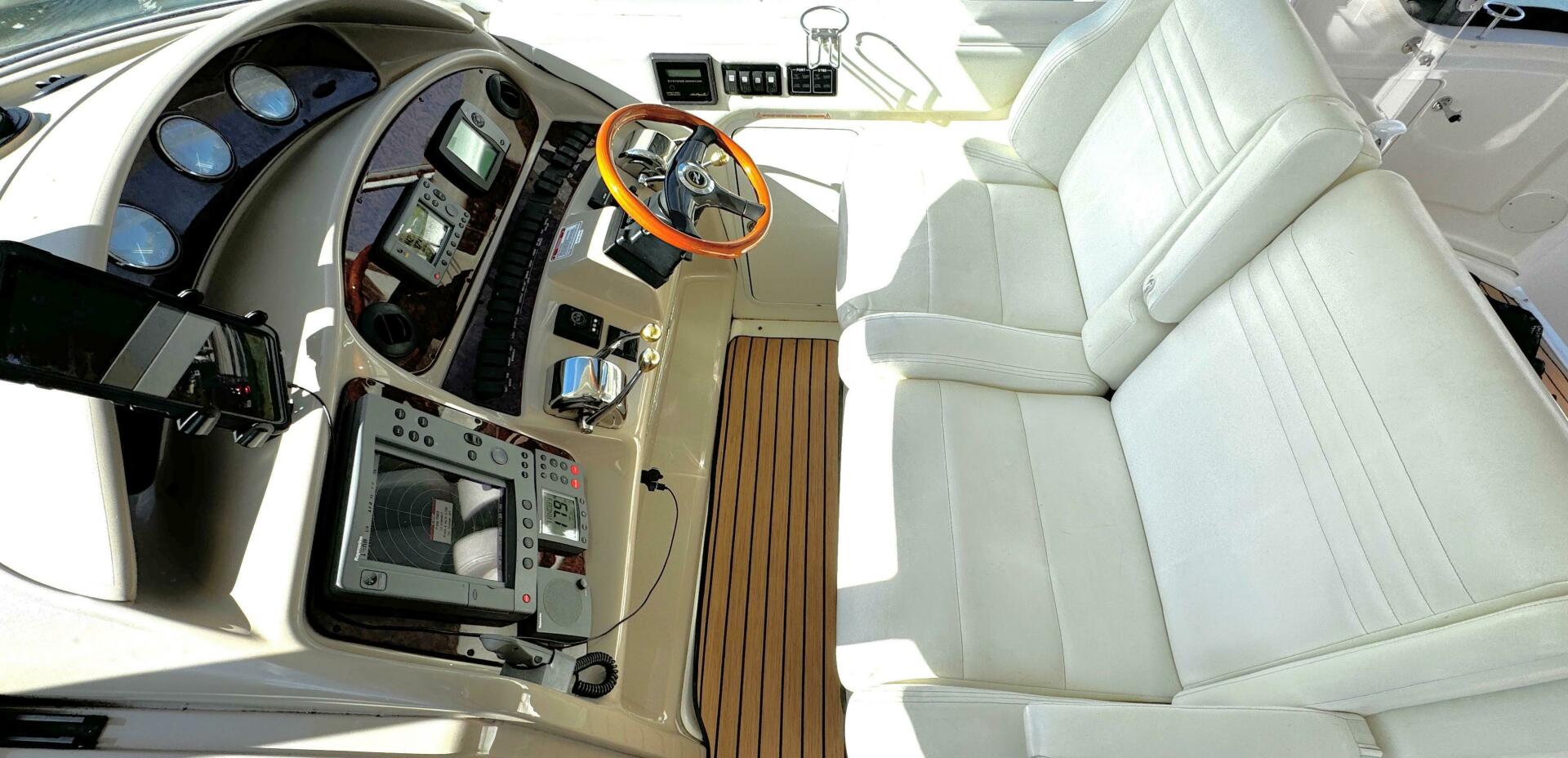 Slide: The Image of Sea Ray 390 Motor Yacht 2004 - 4772316