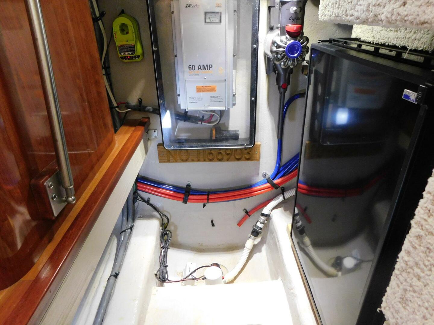Slide: The Image of Sea Ray 390 Motor Yacht 2004 - 5402710