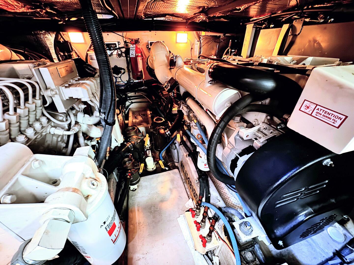 Slide: The Image of Sea Ray 390 Motor Yacht 2004 - 4772319