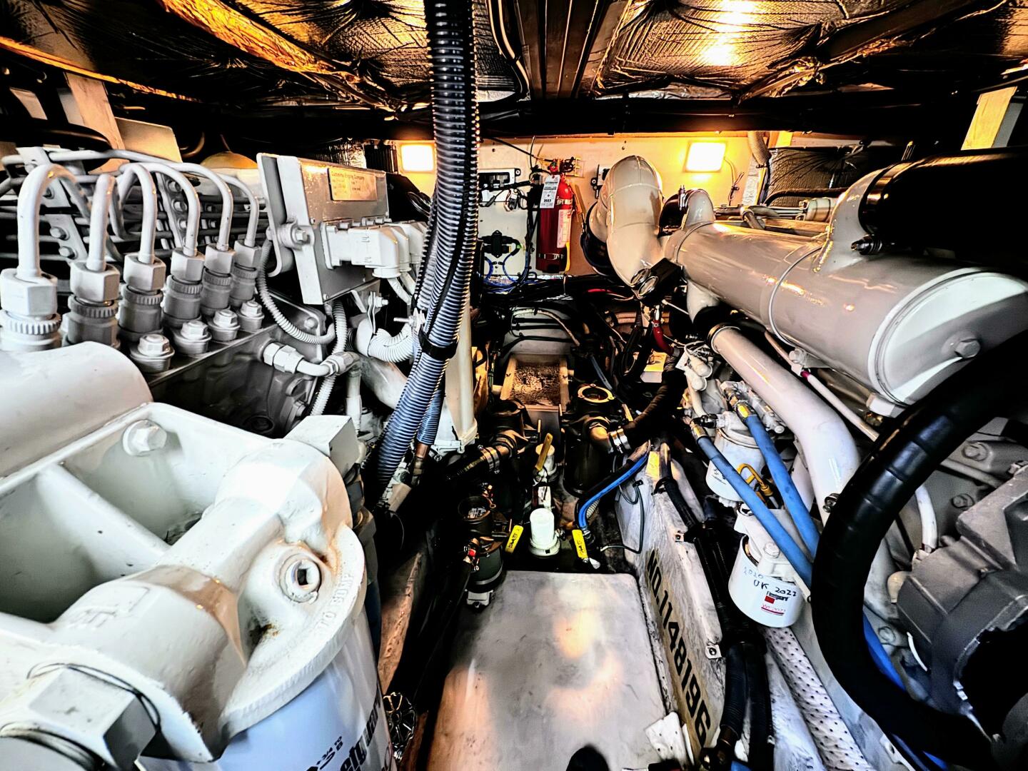Slide: The Image of Sea Ray 390 Motor Yacht 2004 - 4772320