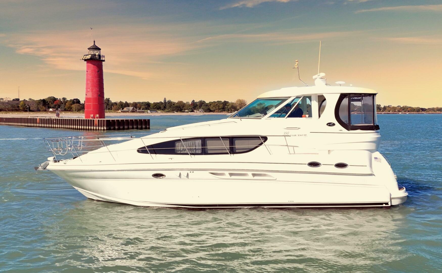 Slide: The Image of Sea Ray 390 Motor Yacht 2004 - 4772324