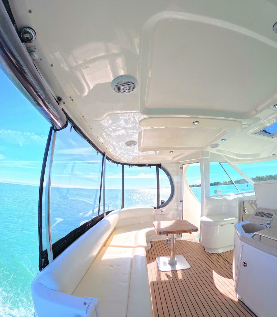 Slide: The Image of Sea Ray 390 Motor Yacht 2004 - 4772287
