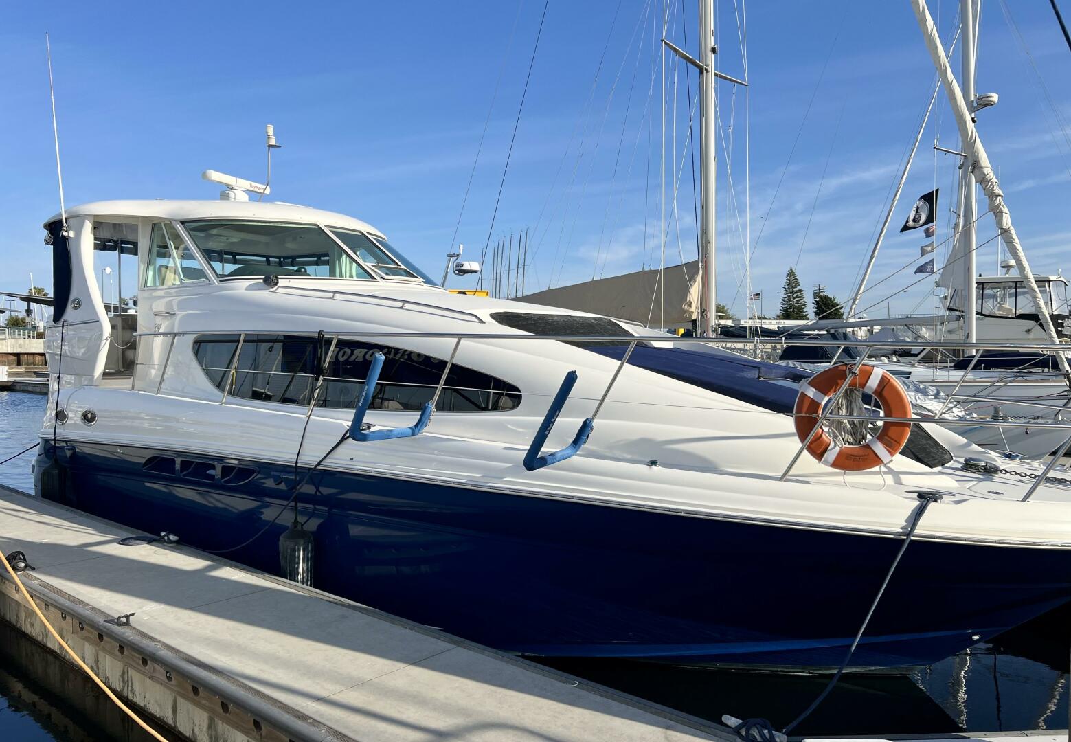 Slide: The Image of Sea Ray 390 Motor Yacht 2005 - 5074106