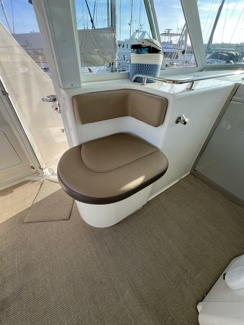 Slide: The Image of Sea Ray 390 Motor Yacht 2005 - 5074125