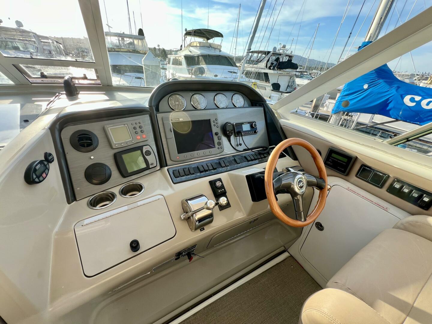 Slide: The Image of Sea Ray 390 Motor Yacht 2005 - 5074130