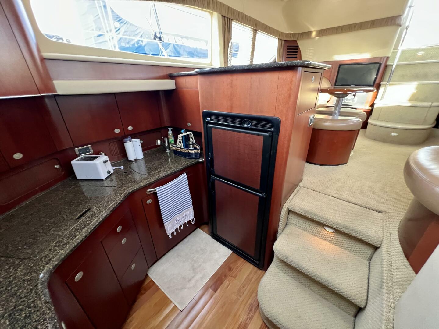 Slide: The Image of Sea Ray 390 Motor Yacht 2005 - 5074141