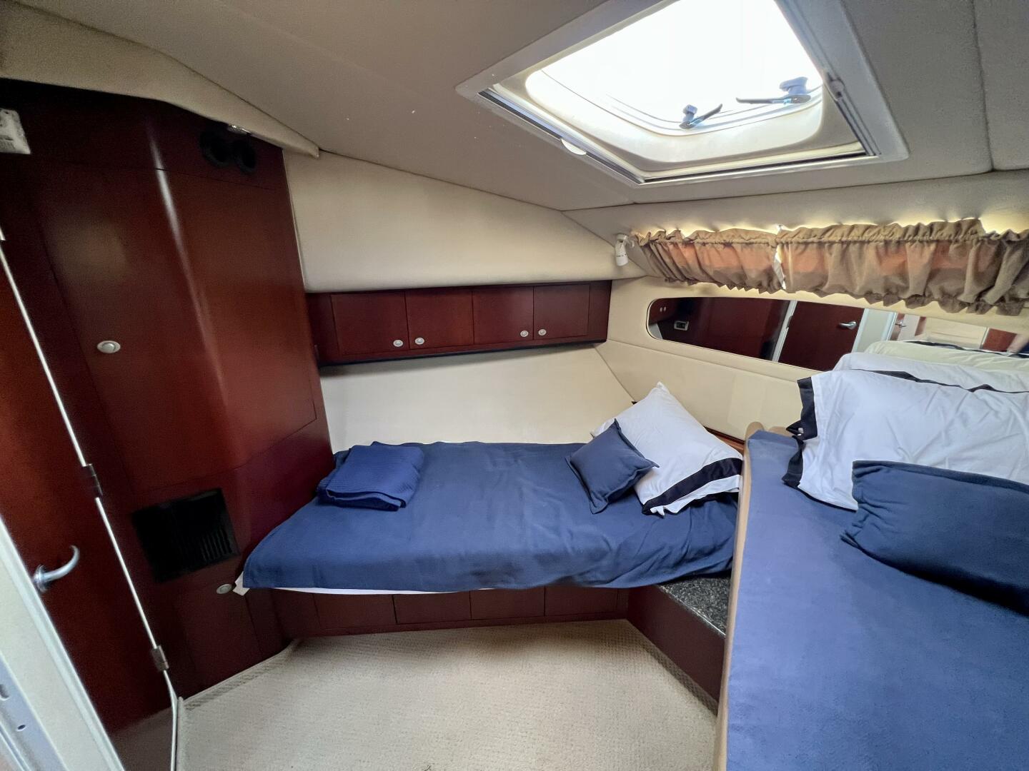 Slide: The Image of Sea Ray 390 Motor Yacht 2005 - 5074146