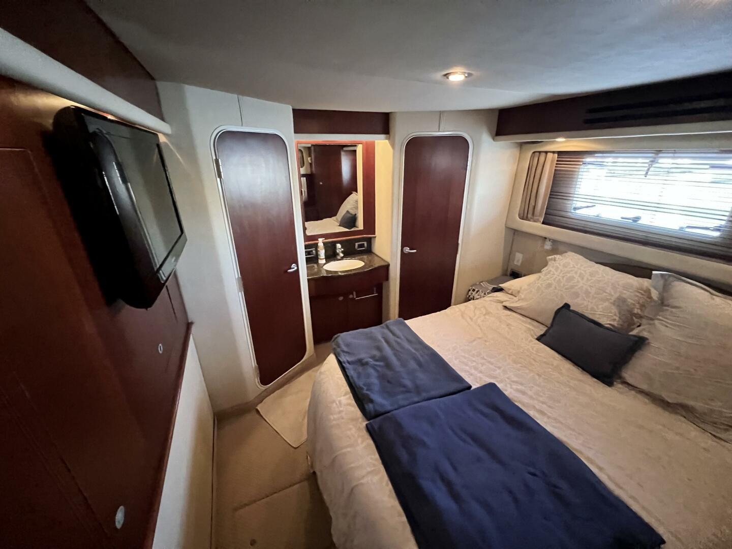 Slide: The Image of Sea Ray 390 Motor Yacht 2005 - 5074150