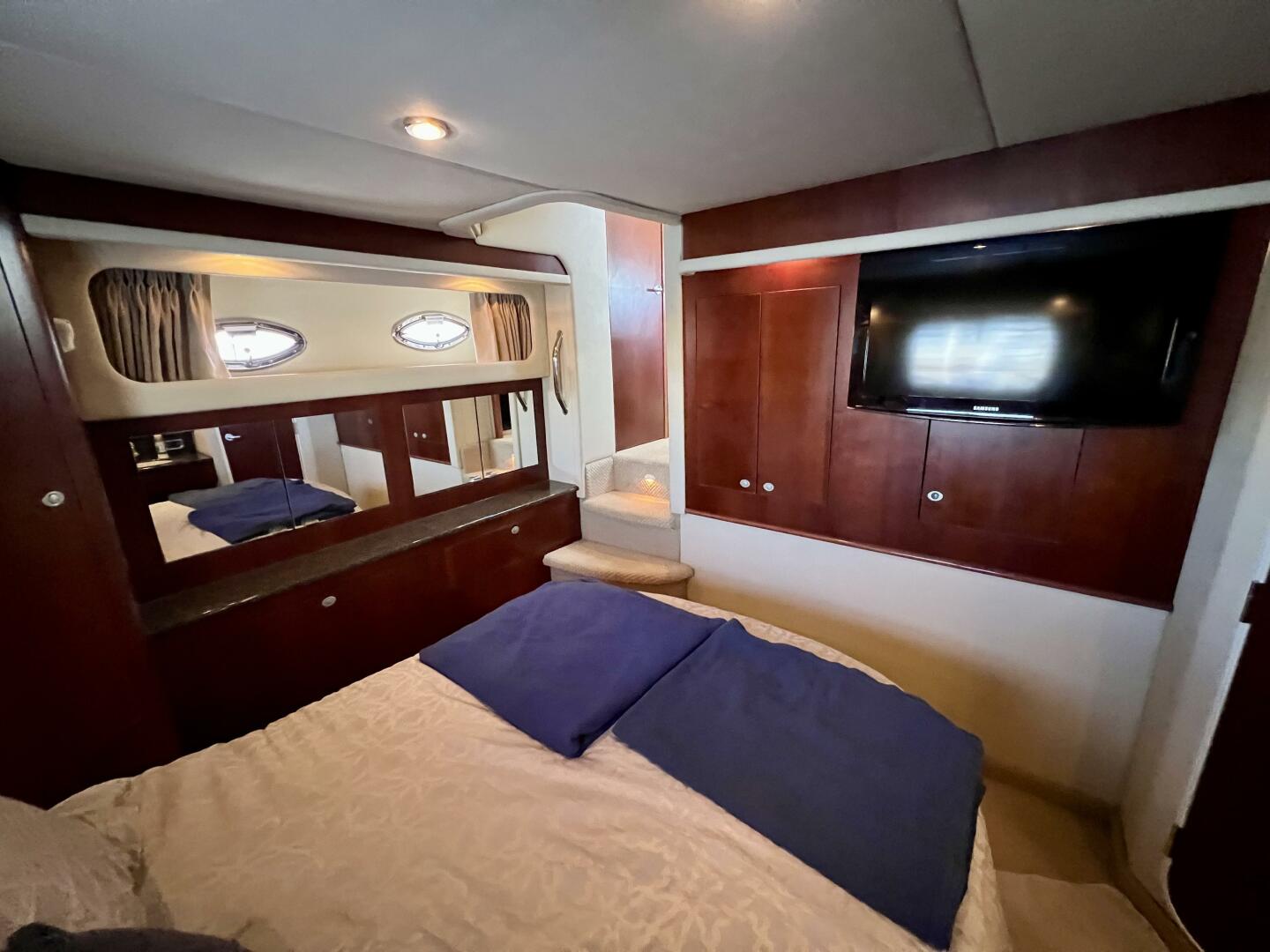 Slide: The Image of Sea Ray 390 Motor Yacht 2005 - 5074151