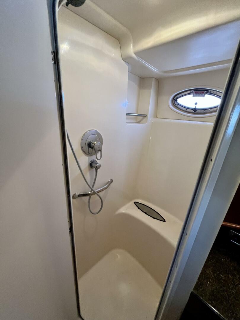 Slide: The Image of Sea Ray 390 Motor Yacht 2005 - 5074154