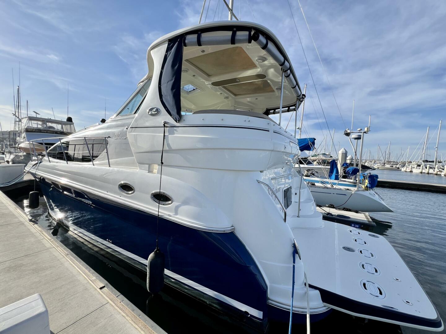 Slide: The Image of Sea Ray 390 Motor Yacht 2005 - 5074111