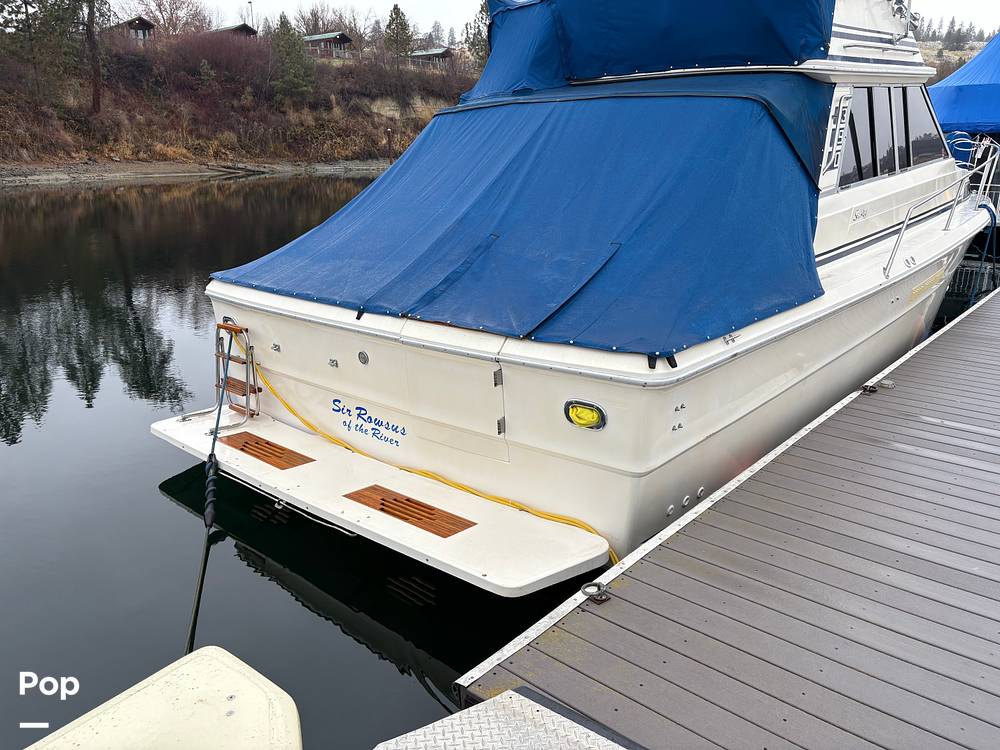 Slide: The Image of Sea Ray 390 Sportfisher 1985 - 15000605