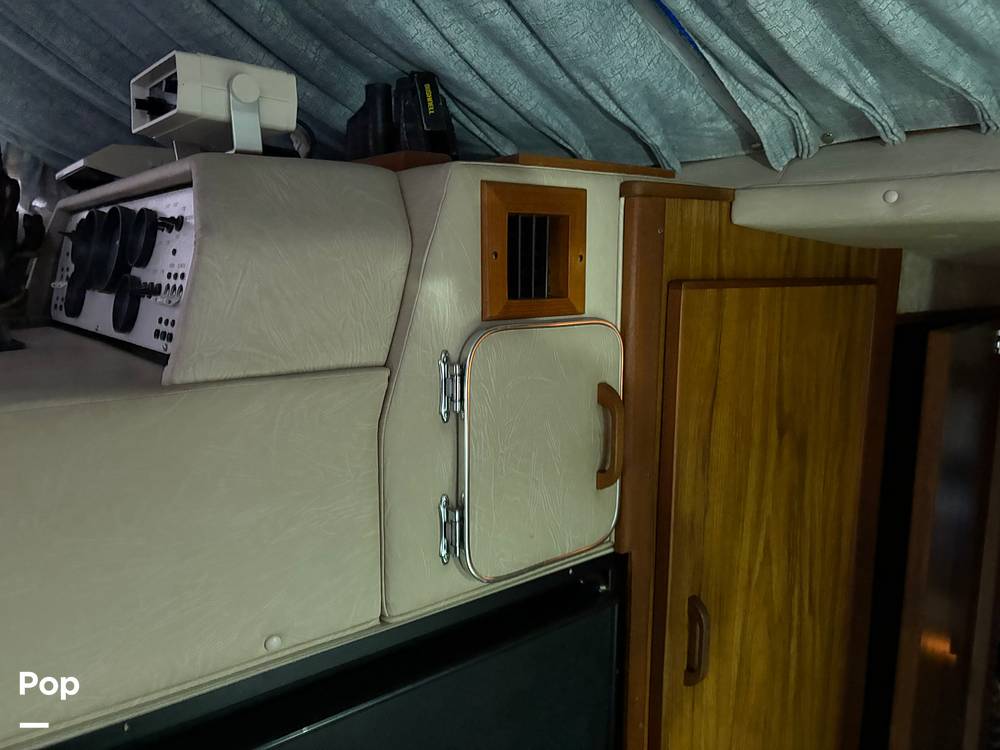 Slide: The Image of Sea Ray 390 Sportfisher 1985 - 15000587