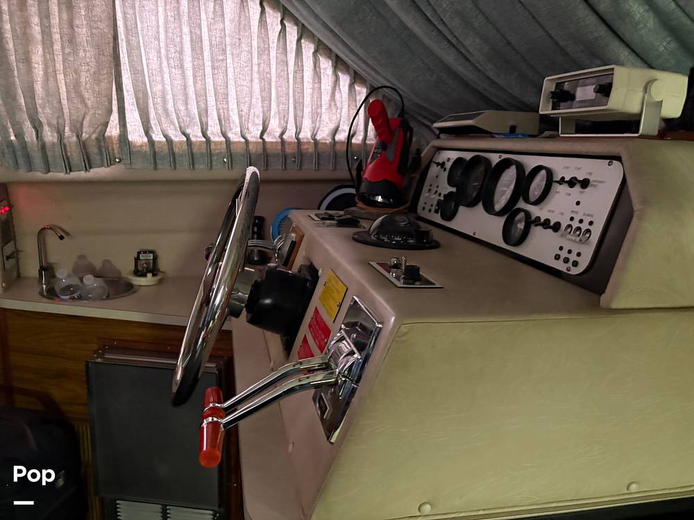 Slide: The Image of Sea Ray 390 Sportfisher 1985 - 15000588