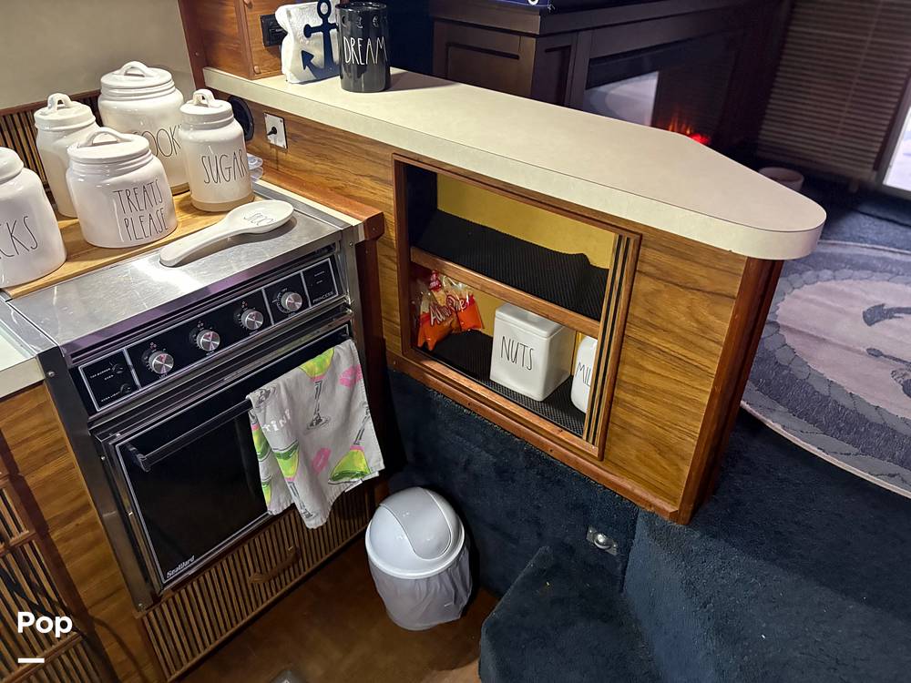 Slide: The Image of Sea Ray 390 Sportfisher 1985 - 15000590