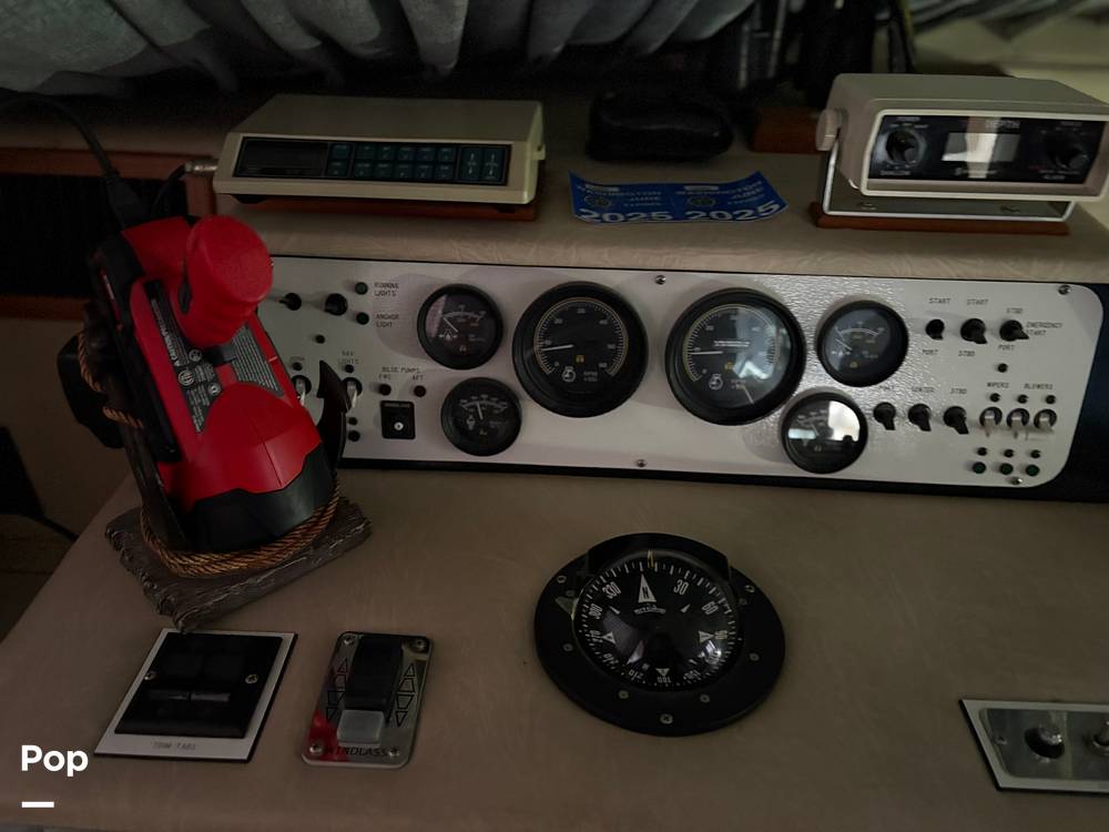 Slide: The Image of Sea Ray 390 Sportfisher 1985 - 15000592