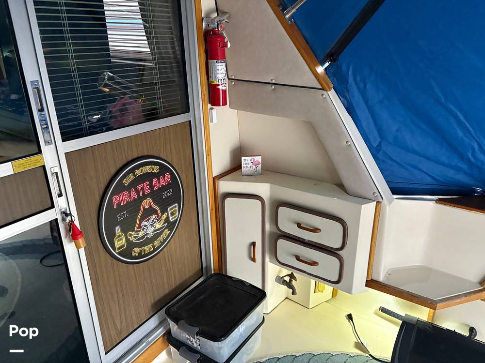 Slide: The Image of Sea Ray 390 Sportfisher 1985 - 15000594
