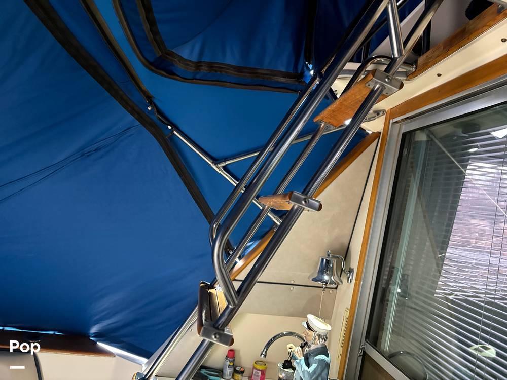 Slide: The Image of Sea Ray 390 Sportfisher 1985 - 15000601