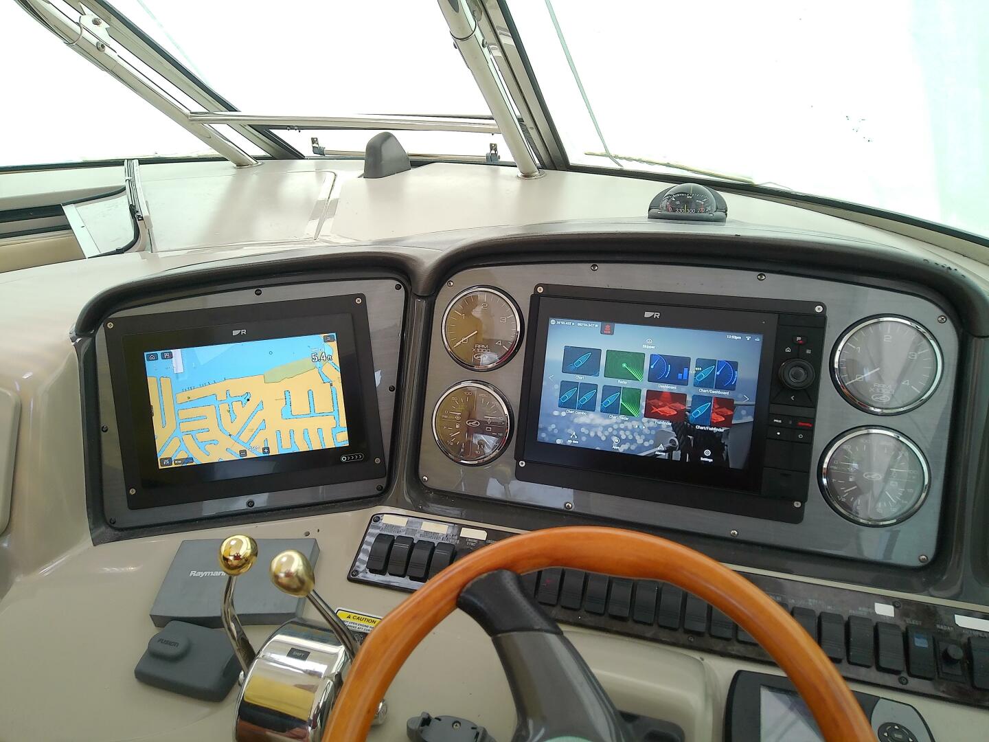 Slide: The Image of Sea Ray 390 Sundancer 2005 - 5373587