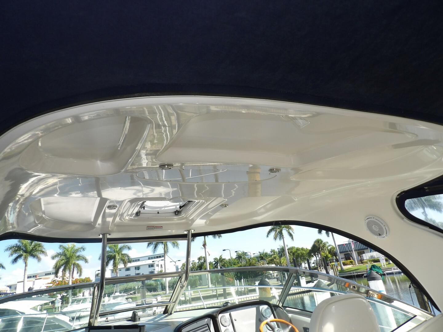 Slide: The Image of Sea Ray 390 Sundancer 2005 - 4488280