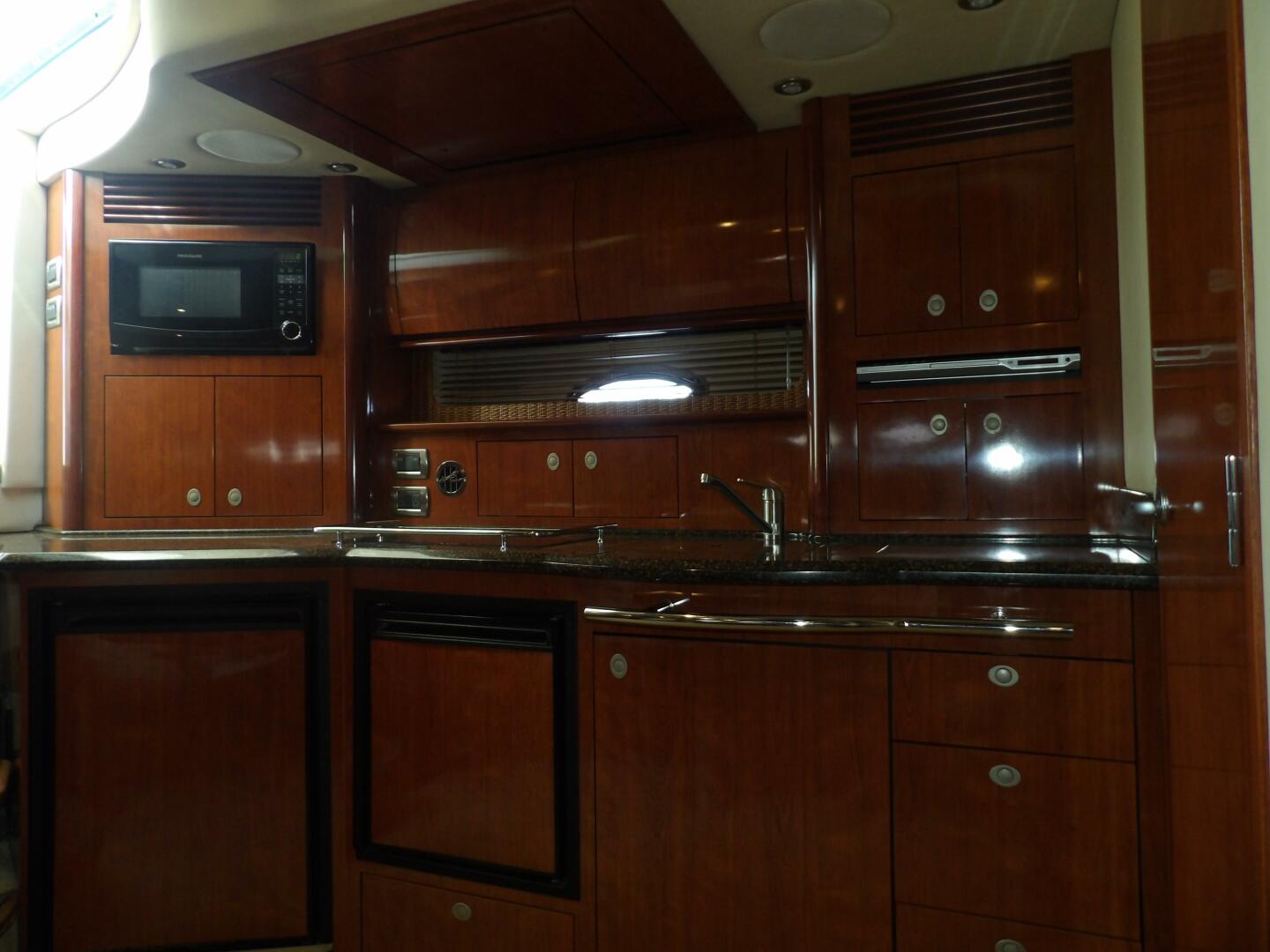 Slide: The Image of Sea Ray 390 Sundancer 2005 - 4488286
