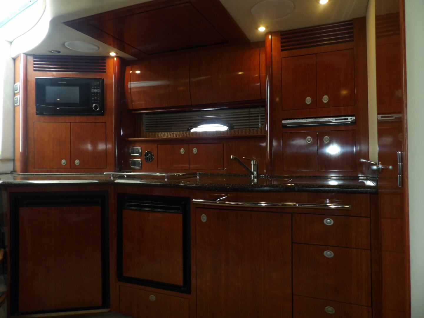 Slide: The Image of Sea Ray 390 Sundancer 2005 - 4488287