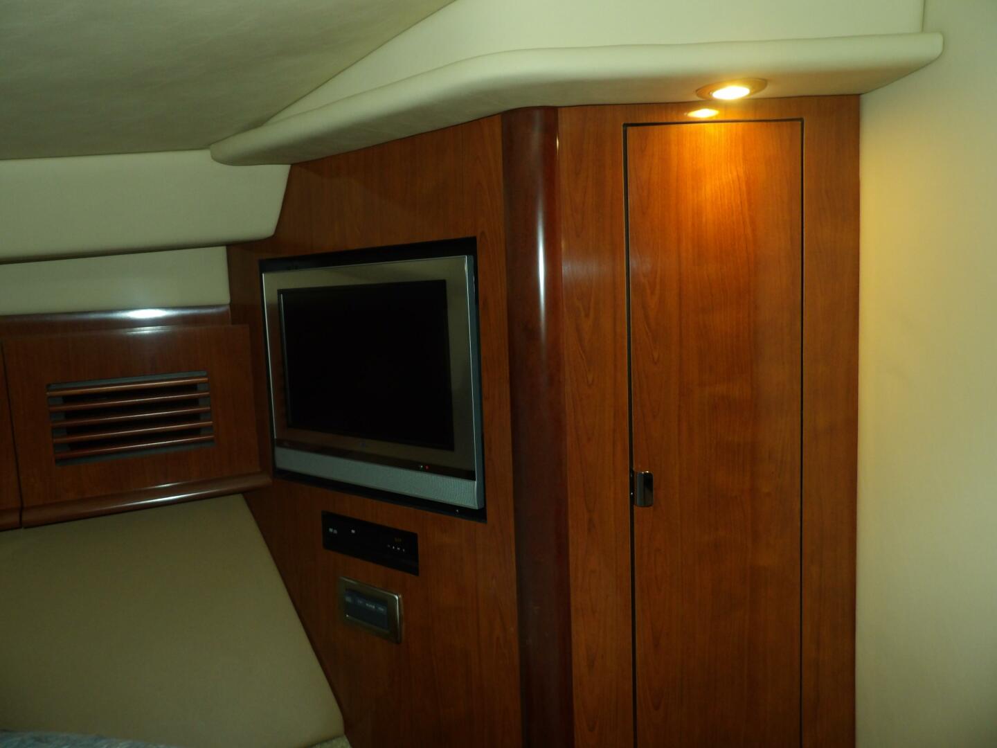 Slide: The Image of Sea Ray 390 Sundancer 2005 - 4488296