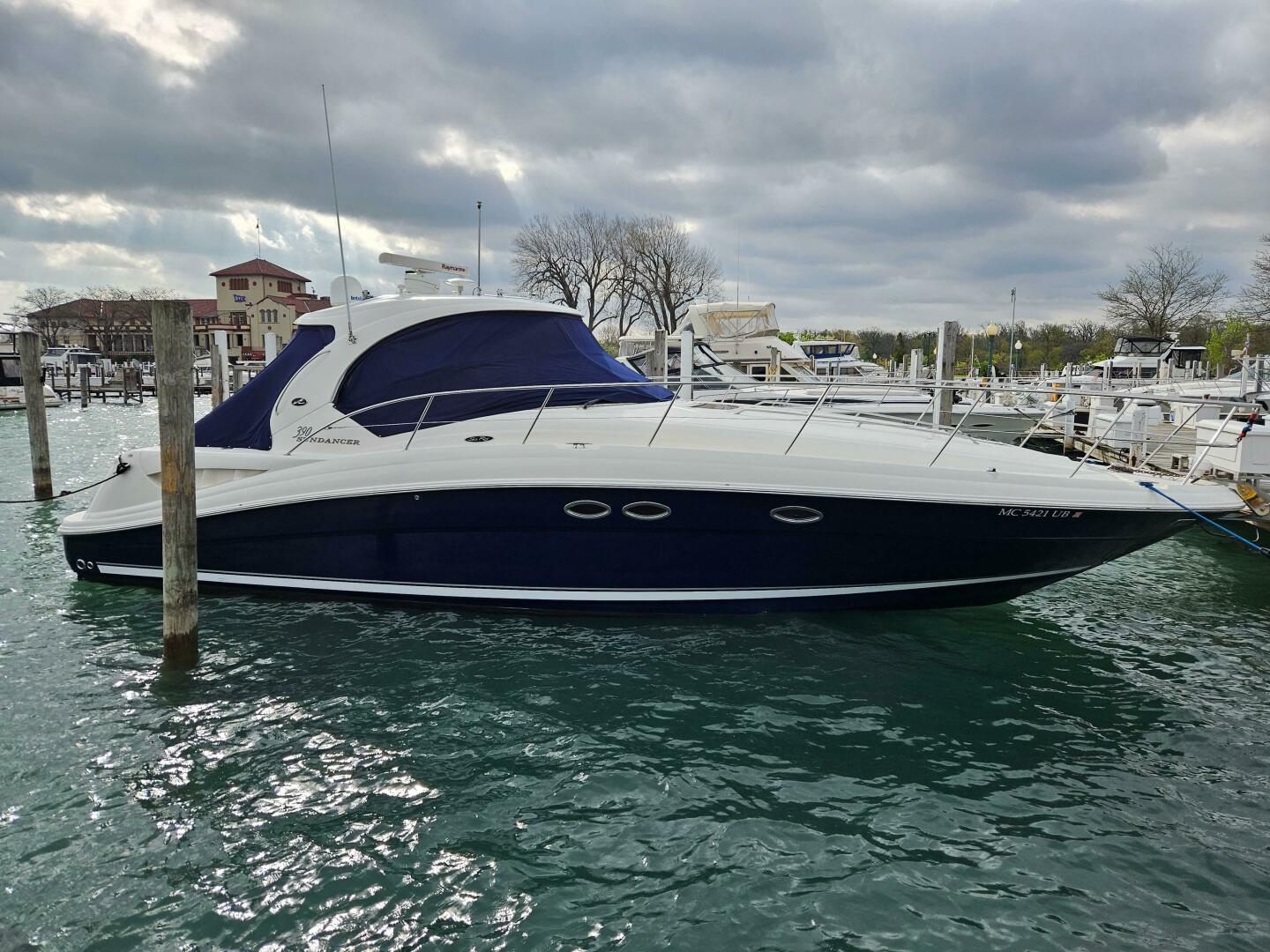 Slide: The Image of Sea Ray 390 Sundancer 2005 - 5290525