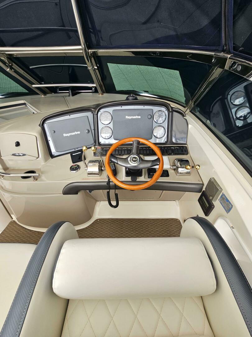 Slide: The Image of Sea Ray 390 Sundancer 2005 - 5290542