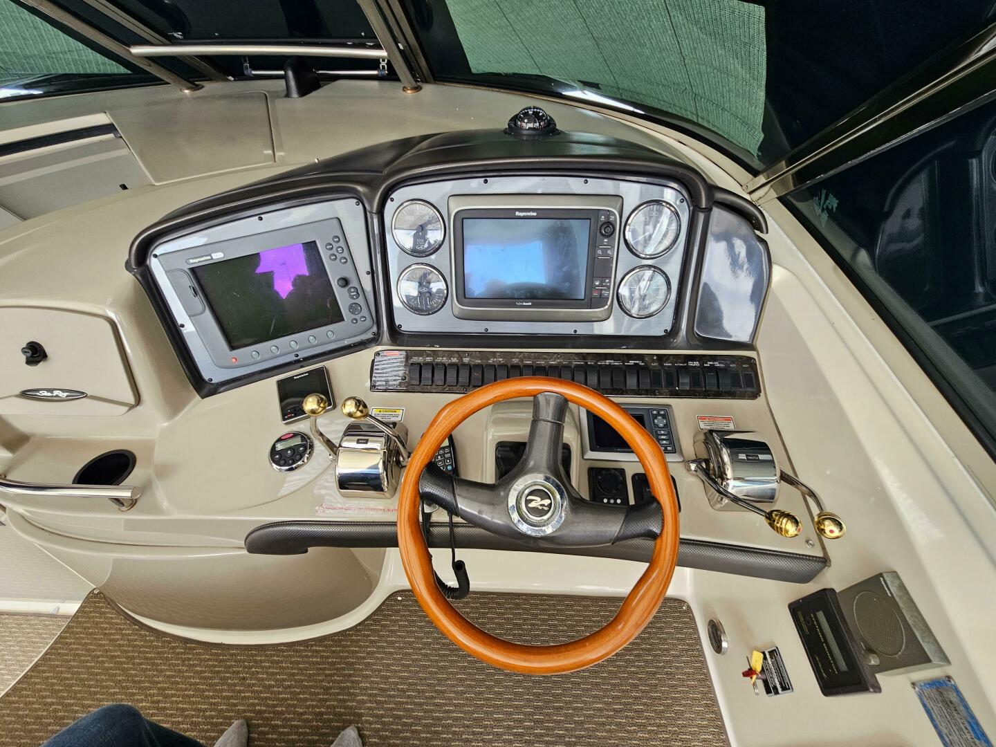 Slide: The Image of Sea Ray 390 Sundancer 2005 - 5290543