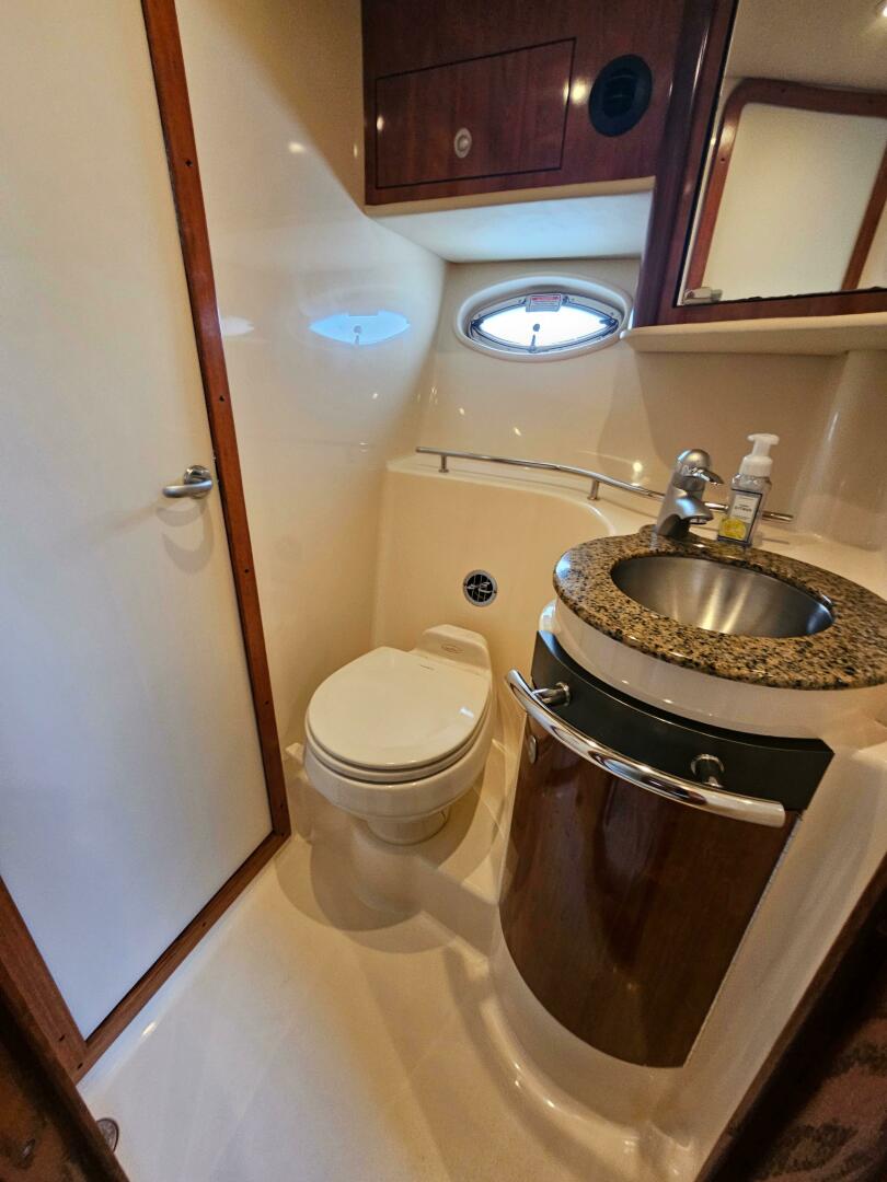 Slide: The Image of Sea Ray 390 Sundancer 2005 - 5290551