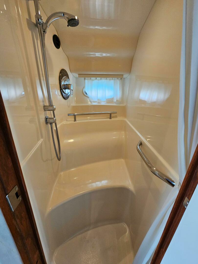 Slide: The Image of Sea Ray 390 Sundancer 2005 - 5290552