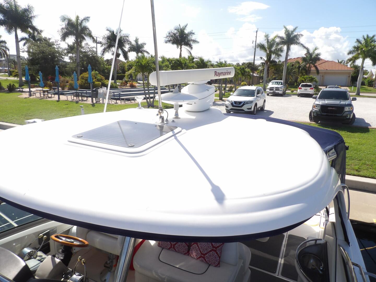 Slide: The Image of Sea Ray 390 Sundancer 2005 - 4488309
