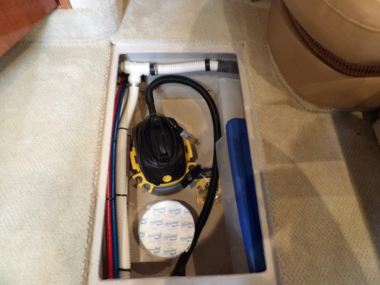 Slide: The Image of Sea Ray 390 Sundancer 2005 - 4488320