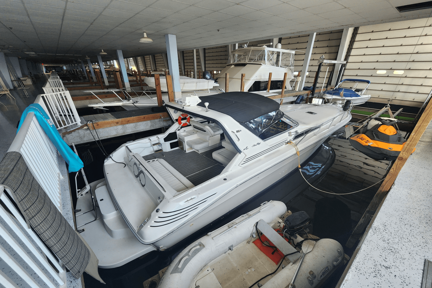 Slide: The Image of Sea Ray 400 EXPRESS 1993 - 1