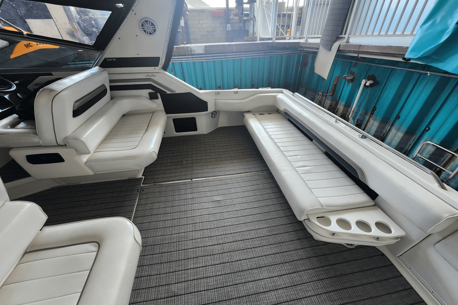 Slide: The Image of Sea Ray 400 EXPRESS 1993 - 12