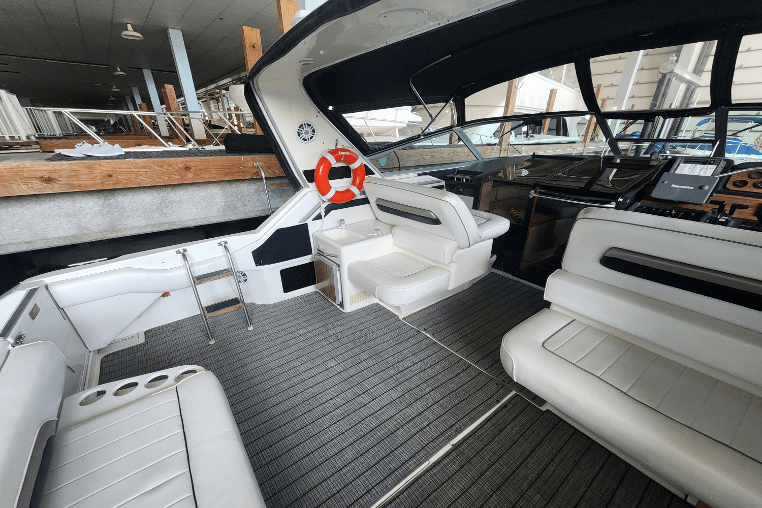 Slide: The Image of Sea Ray 400 EXPRESS 1993 - 13