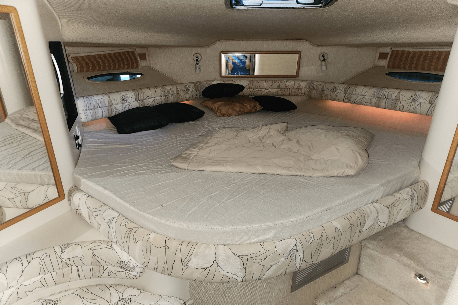 Slide: The Image of Sea Ray 400 EXPRESS 1993 - 31