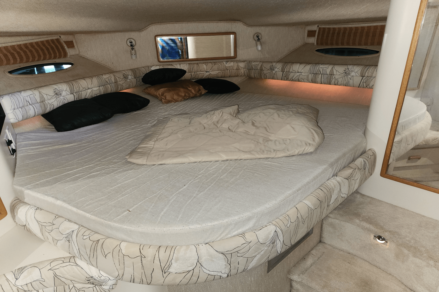 Slide: The Image of Sea Ray 400 EXPRESS 1993 - 32