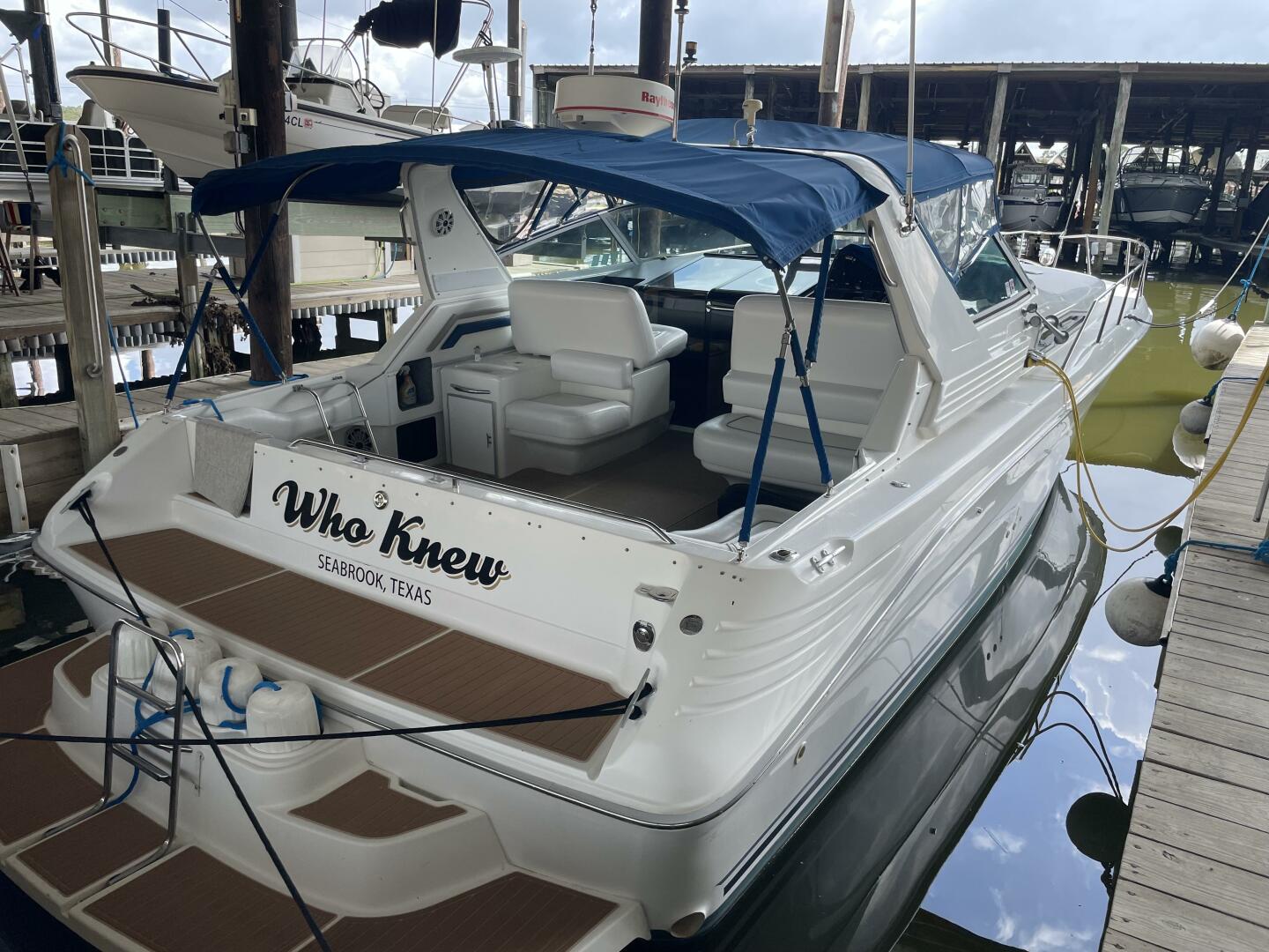 Slide: The Image of Sea Ray 400 Express Cruiser 1993 - 5110095