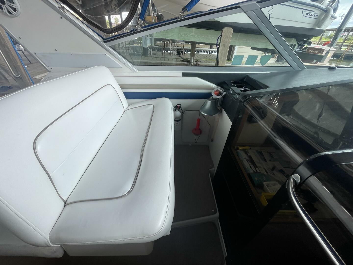 Slide: The Image of Sea Ray 400 Express Cruiser 1993 - 5110108