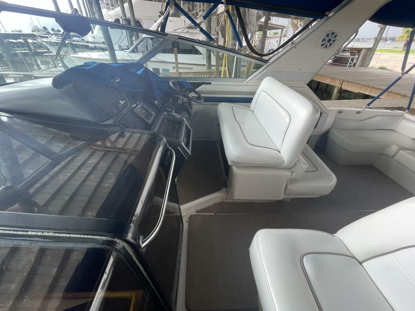 Slide: The Image of Sea Ray 400 Express Cruiser 1993 - 5110114