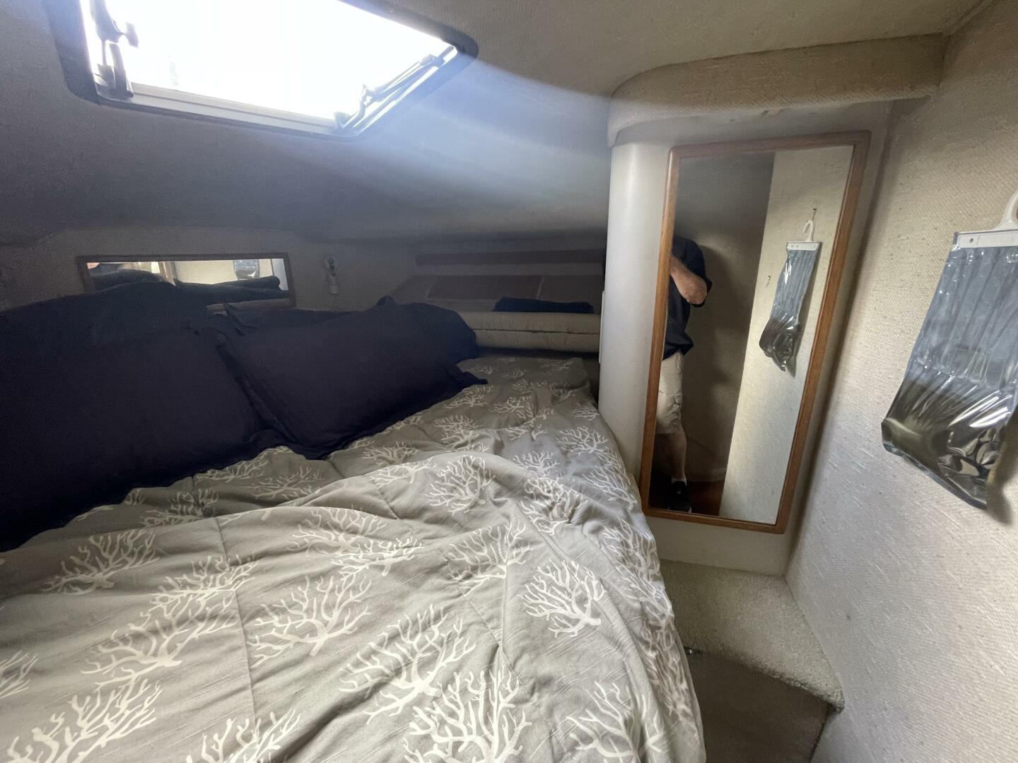 Slide: The Image of V berth - 5110123