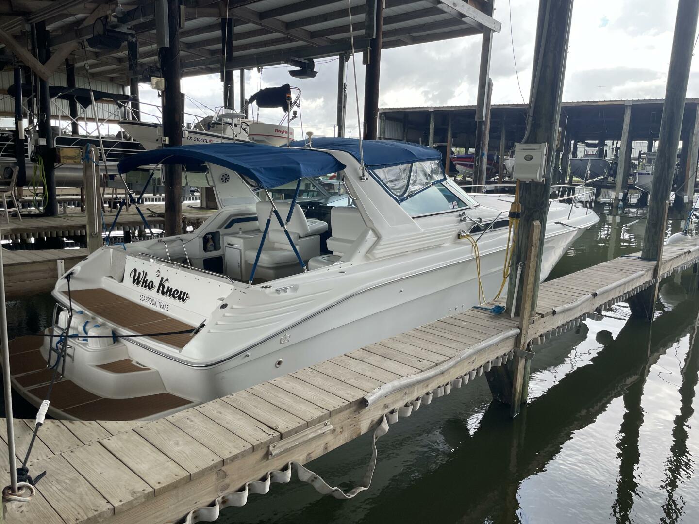 Slide: The Image of Sea Ray 400 Express Cruiser 1993 - 5110154