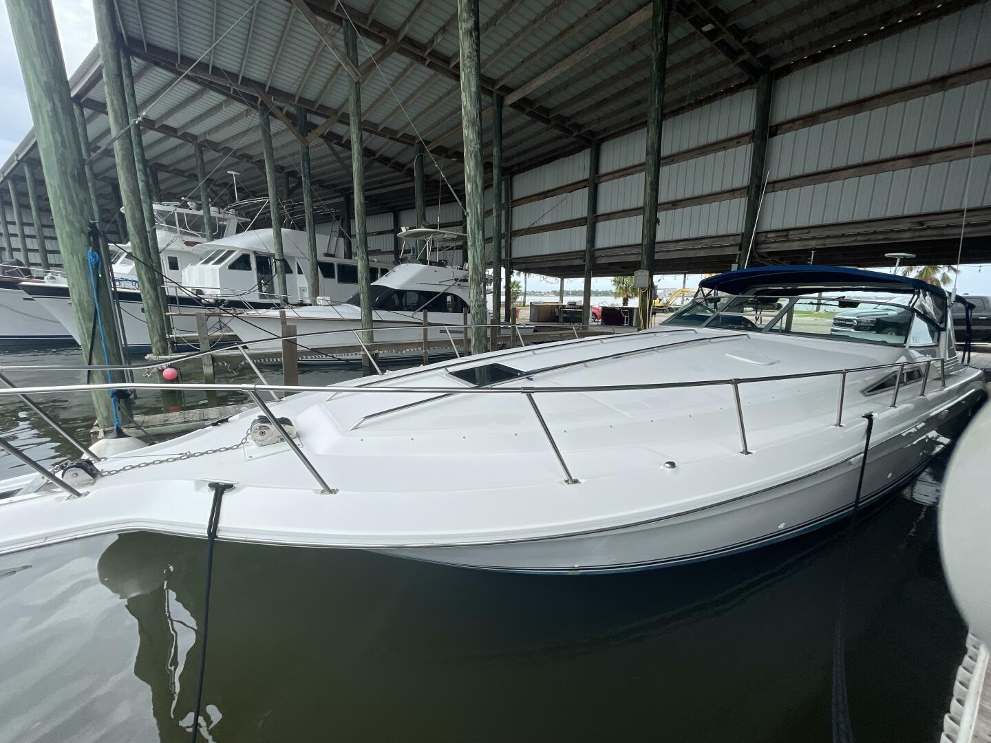 Slide: The Image of Sea Ray 400 Express Cruiser 1993 - 5110155