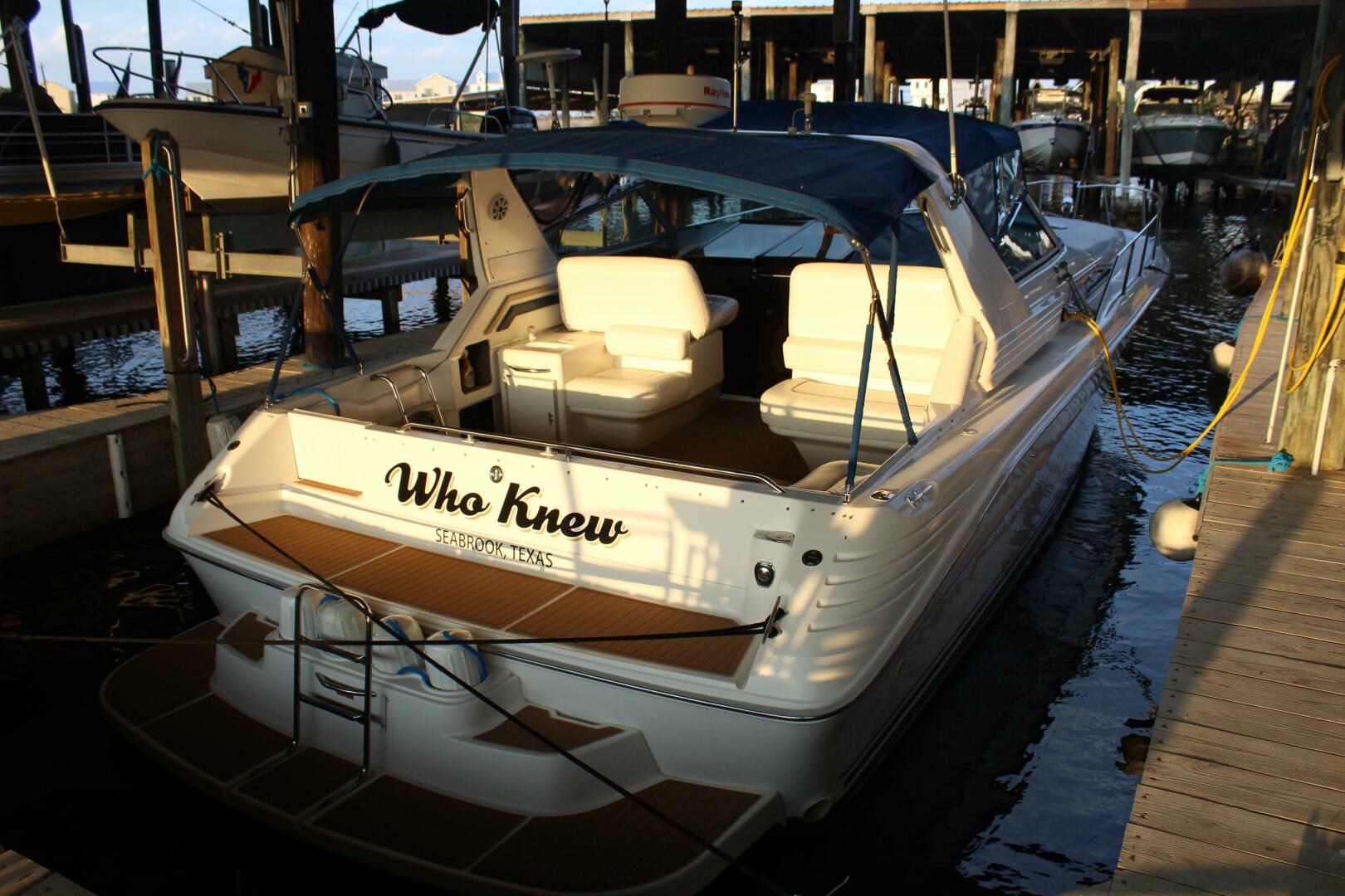 Slide: The Image of Sea Ray 400 Express Cruiser 1993 - 5291894