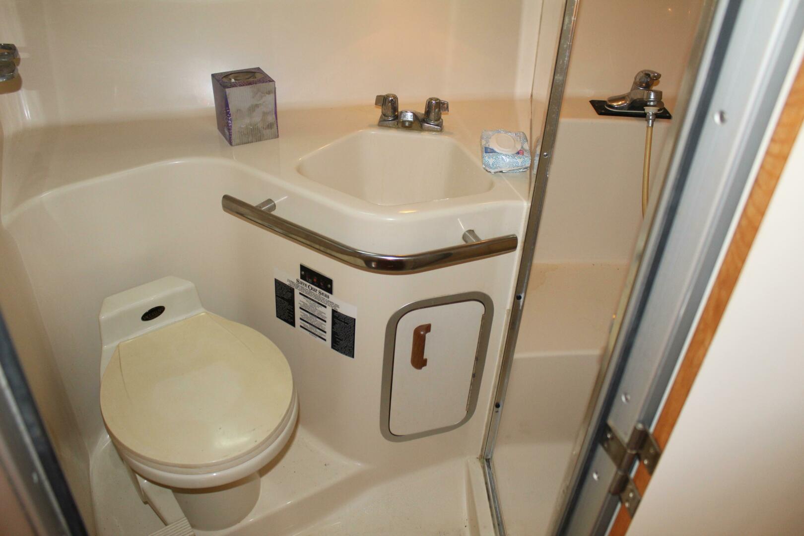 Slide: The Image of Sea Ray 400 Express Cruiser 1993 - 5291906