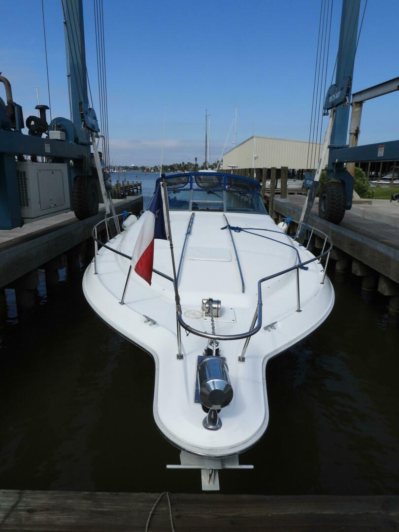 Slide: The Image of Sea Ray 400 Express Cruiser 1993 - 5291914