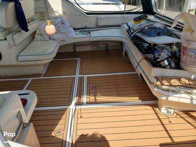 Slide: The Image of Sea Ray 400 Express Cruiser 1994 - 12318625