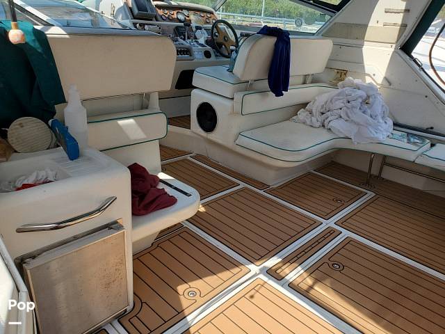 Slide: The Image of Sea Ray 400 Express Cruiser 1994 - 12318626